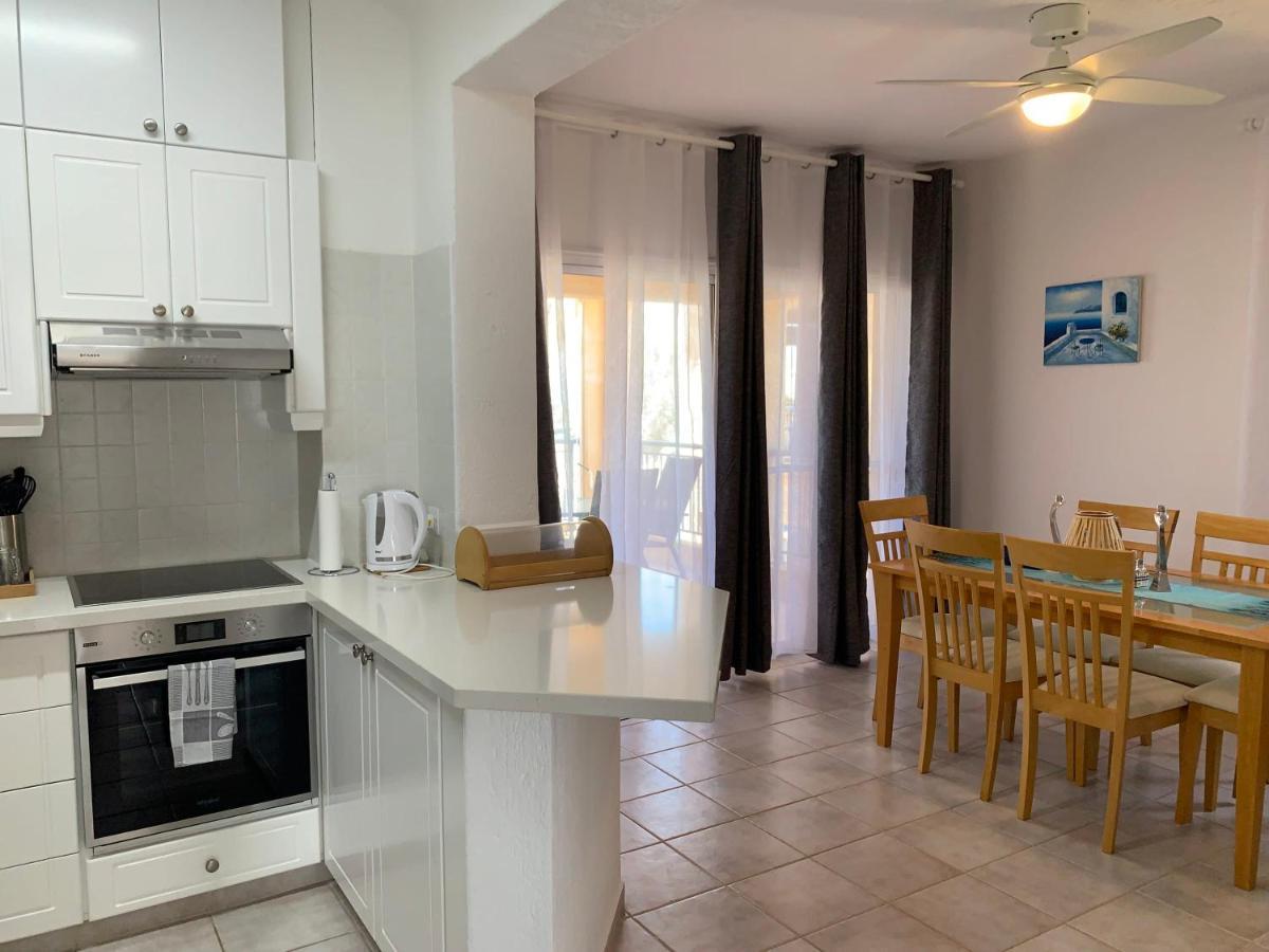 Kings Palace - Stylish, Modern 2 Bed With Sea Views Paphos Extérieur photo